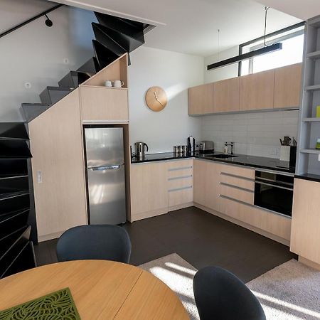 Deluxe Inner-City Apartment On Moray Dunedin Kültér fotó