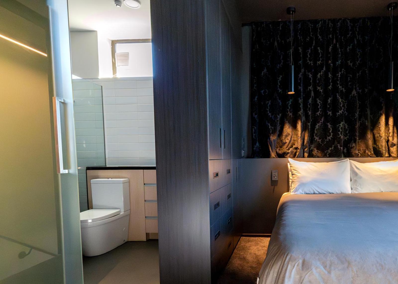 Deluxe Inner-City Apartment On Moray Dunedin Kültér fotó