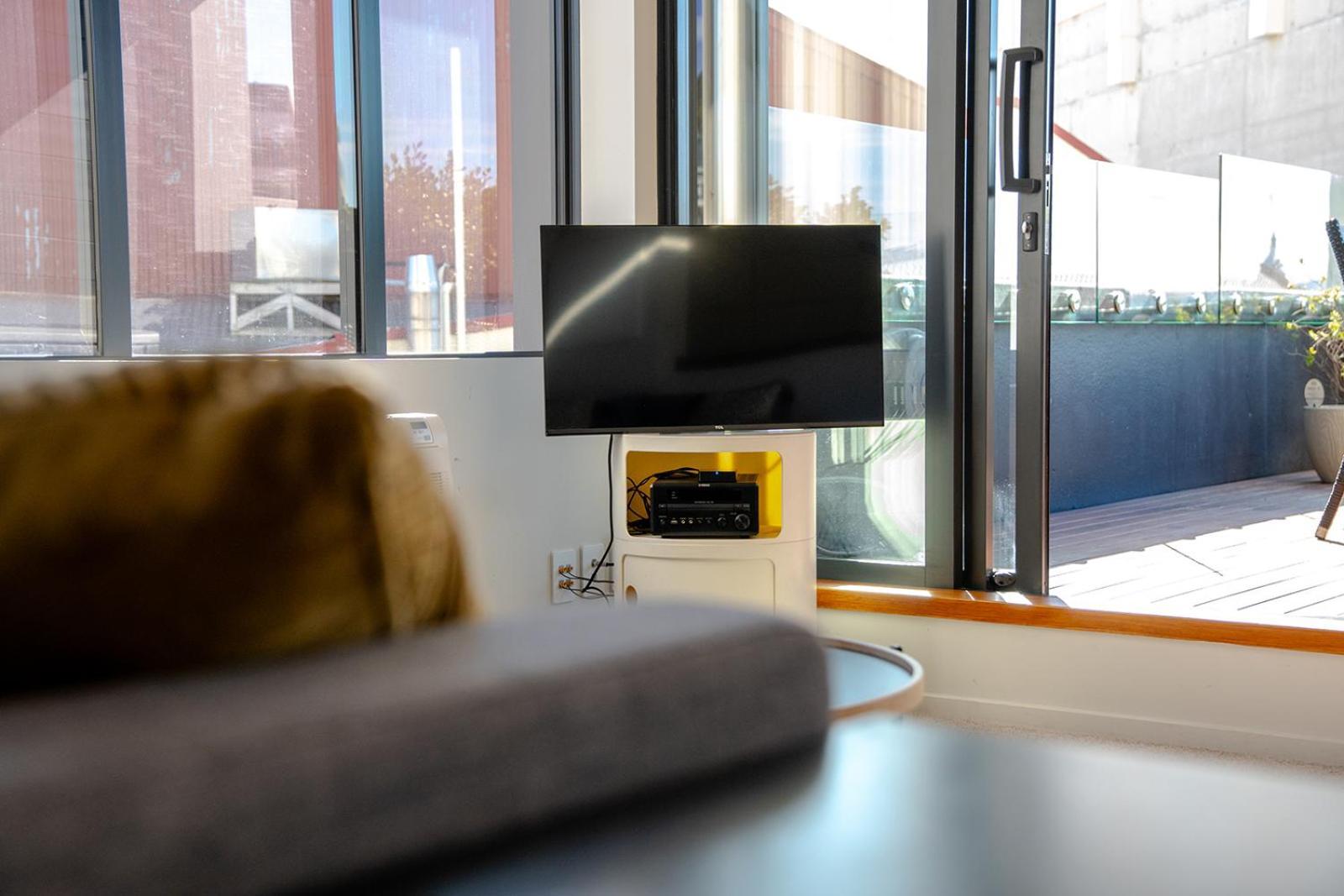 Deluxe Inner-City Apartment On Moray Dunedin Kültér fotó